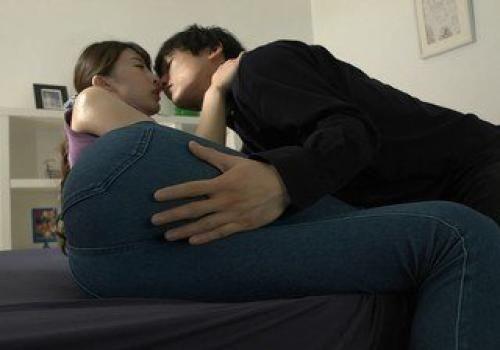 Sự trả thù của cậu nhân viên khi được sếp rủ qua nhà chơi